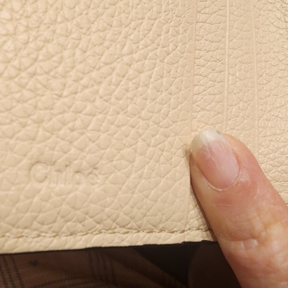 Chloé Alphabet Small Tri-Fold Wallet crafted from grained calfskin New Unused - Picture 12 of 16